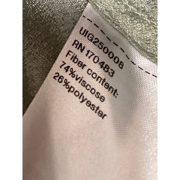 Urban Revivo Women's Sage Green Long Sleeve Collared Button Down Shirt Top Sz 4 - Picture 4 of 4